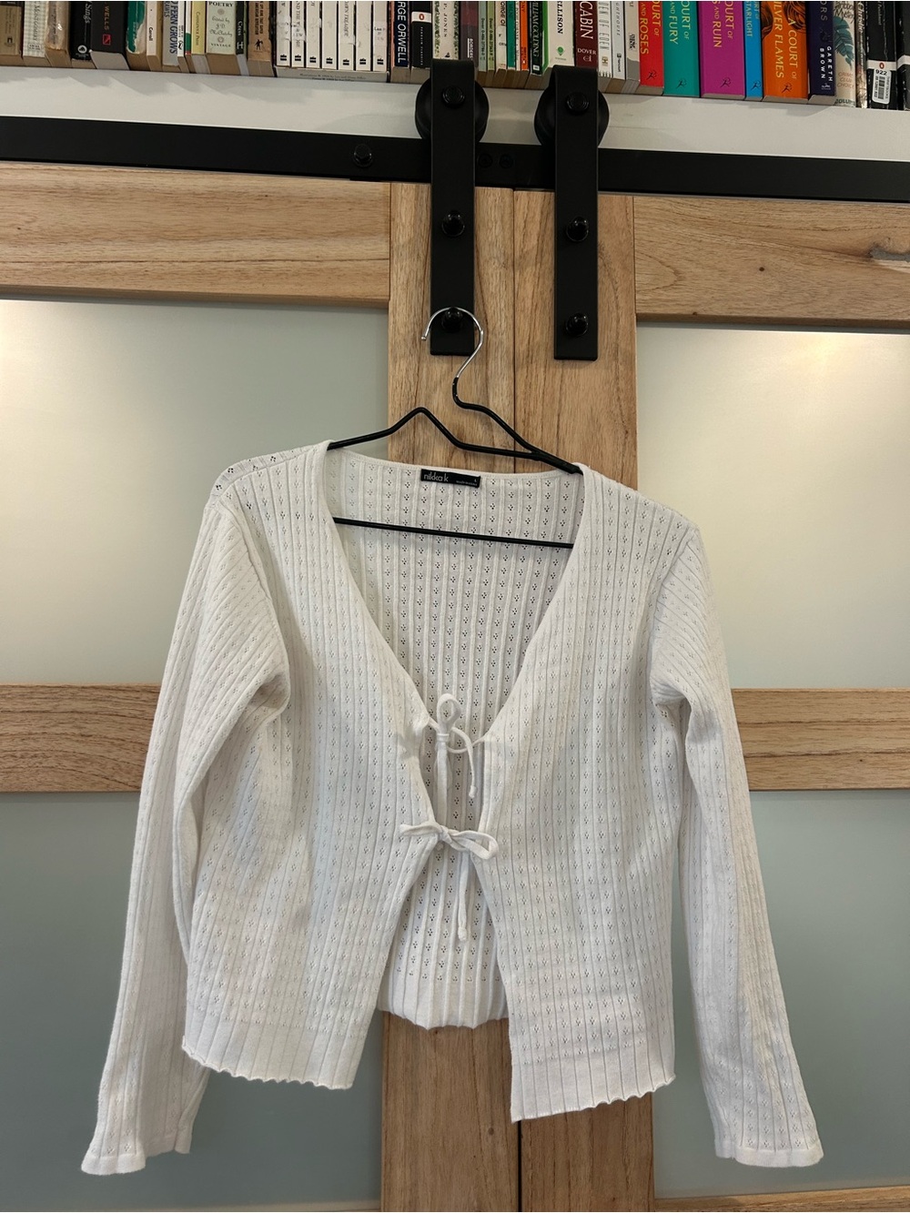 ☀️ White summery tie-front top ☀️